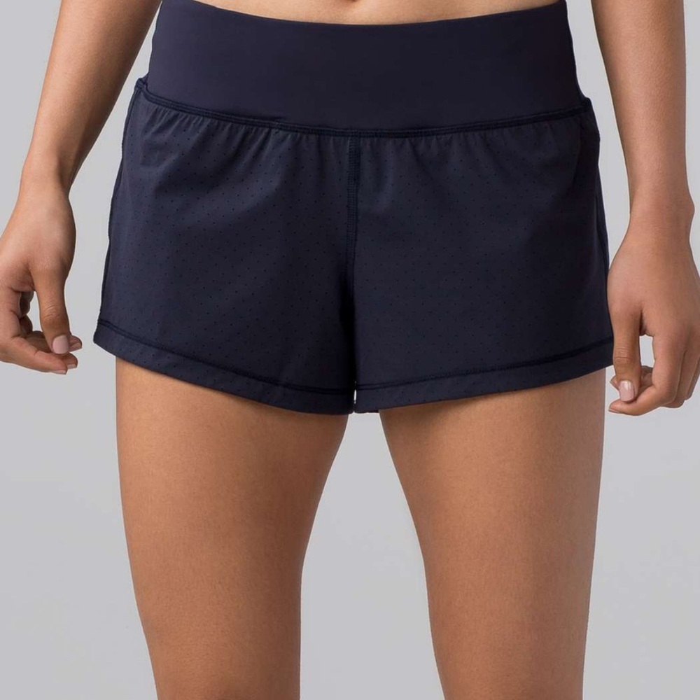 Lululemon Women’s Final Lap Shorts - 6